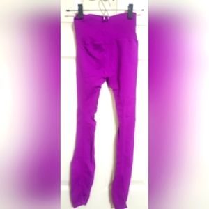 NWOT Good Karma 💜 Leggings